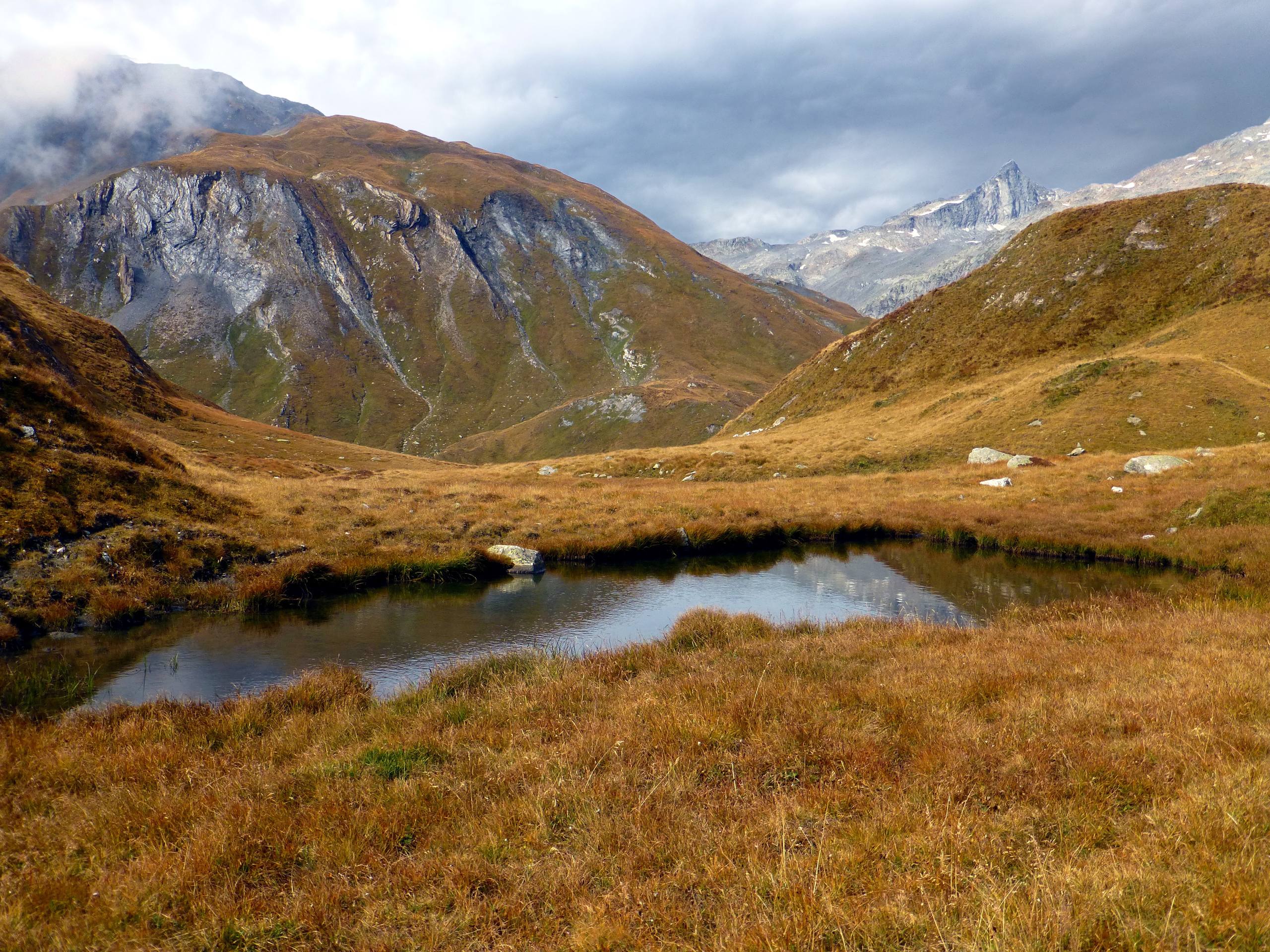 弯曲河流壁纸高清壁纸预览