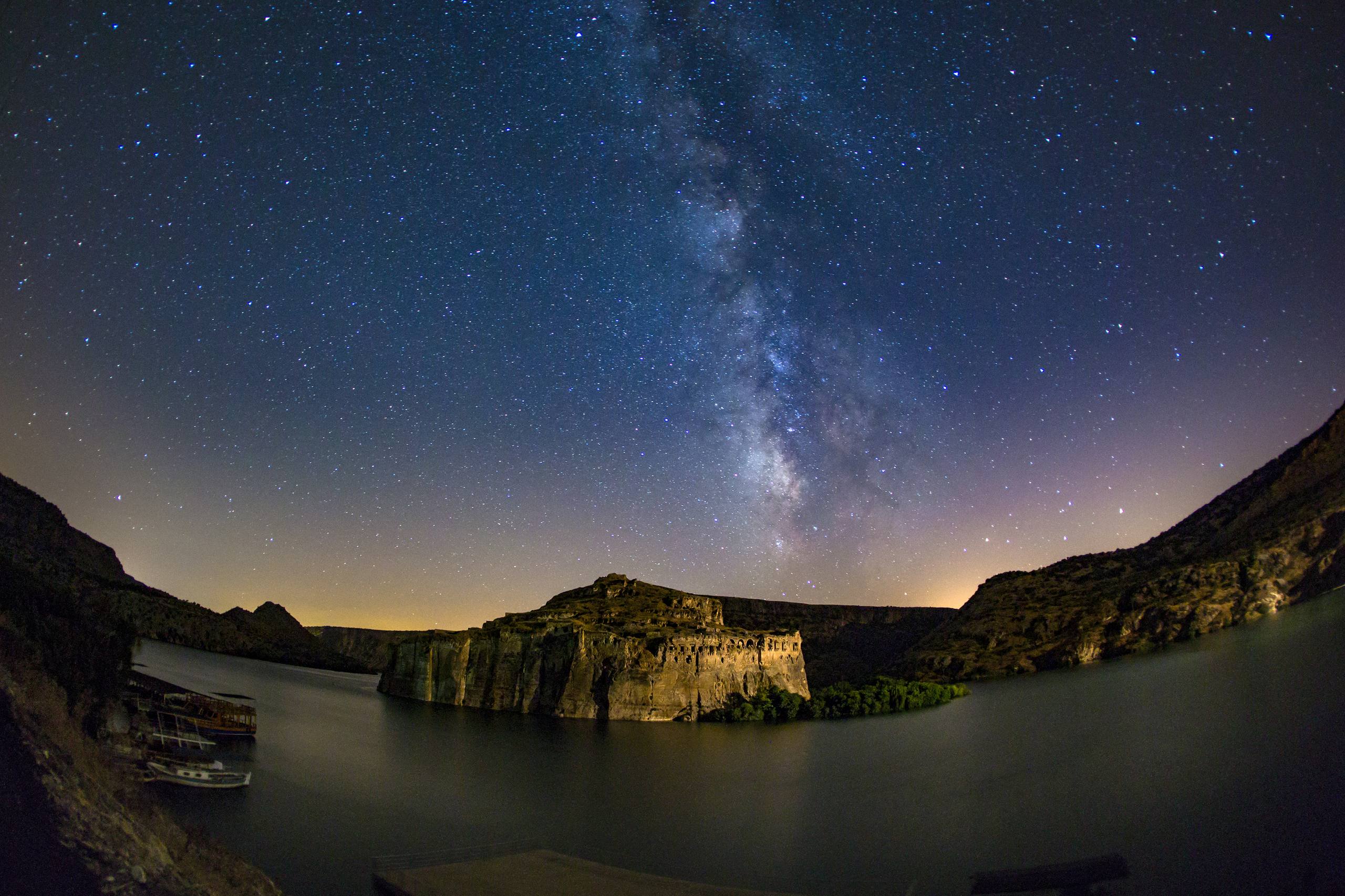 吞噬星空空间站壁纸高清壁纸预览